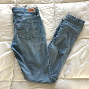 Levi skinny jeans